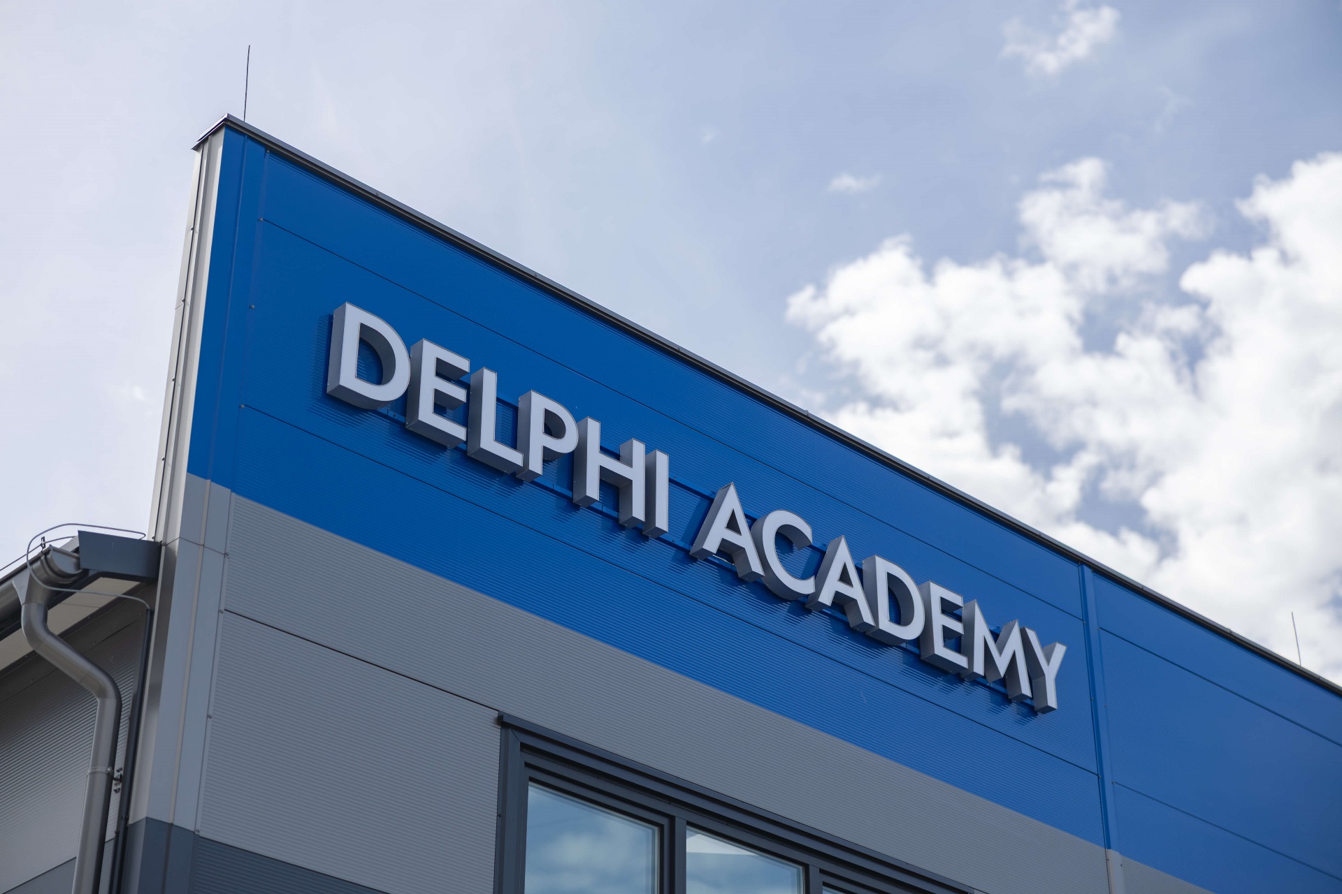 centrum techniczno-szkoleniowe Delphi Academy w Falentach pod Warszawa
