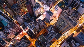 I produttori Cinesi di veicoli fanno la spesa in Europa