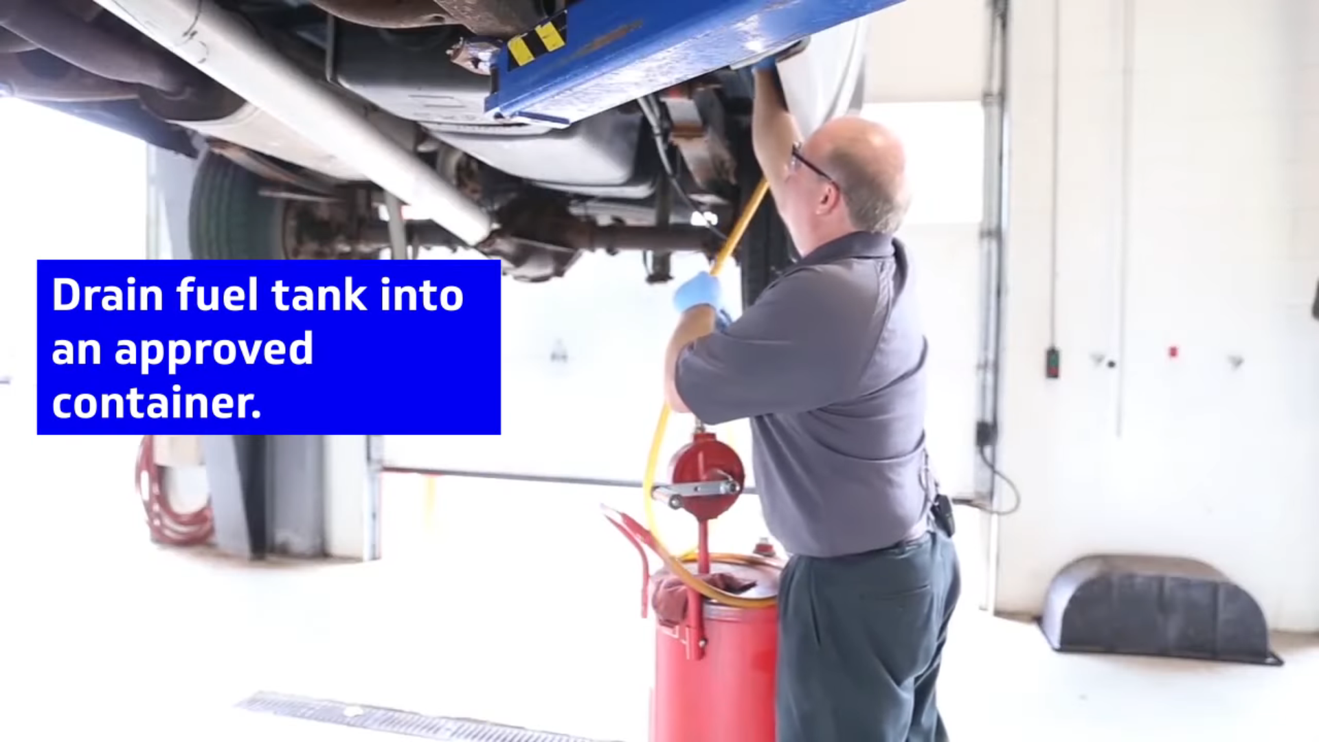 Cleaning the fuel tank before pump replacement |  #DTmasterclass