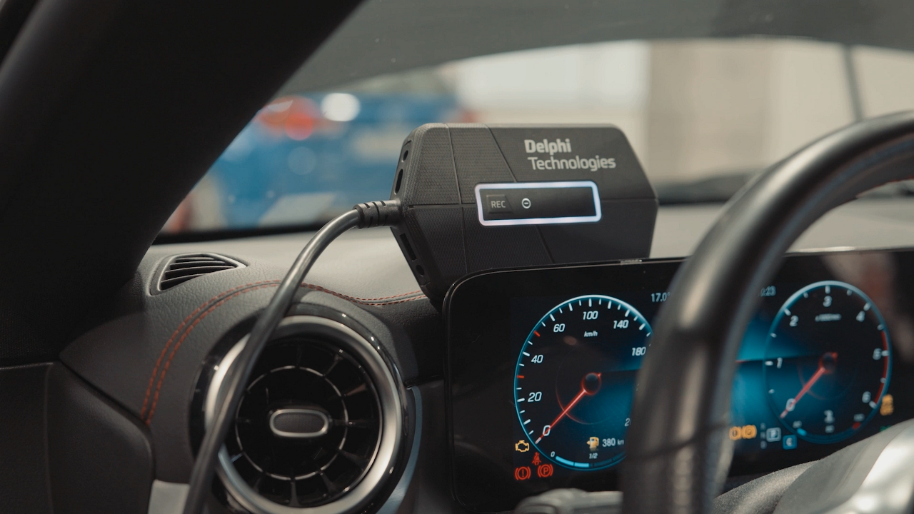 Cómo usar un escáner OBD2: Qué es, cómo funciona y cuál elegir | Masters of Motion