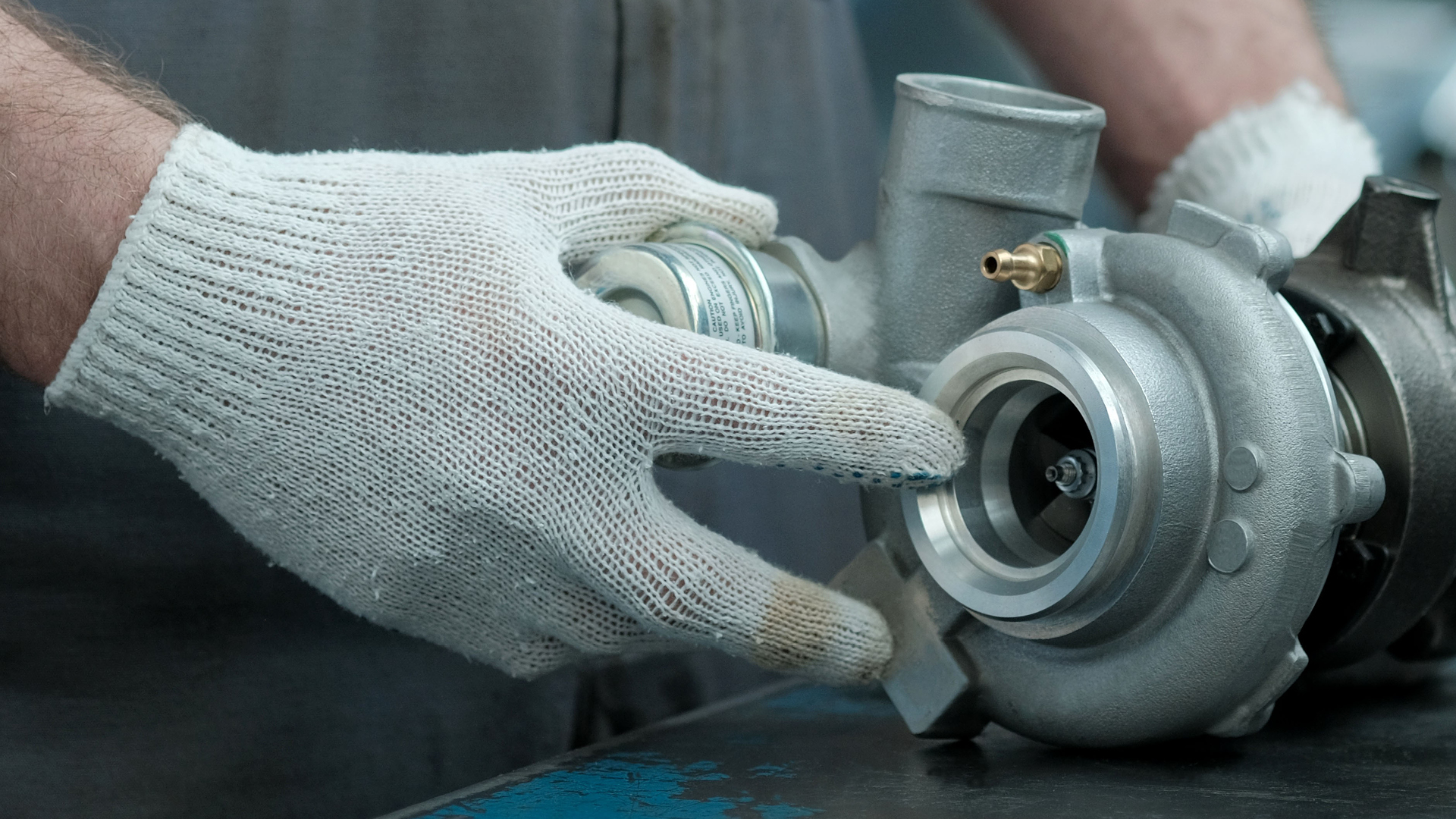 Parts of a vehicle exhaust system Delphi Technologies