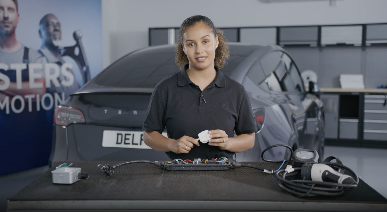 Damaging your charging plug - why not to try and replace | Masters of Motion