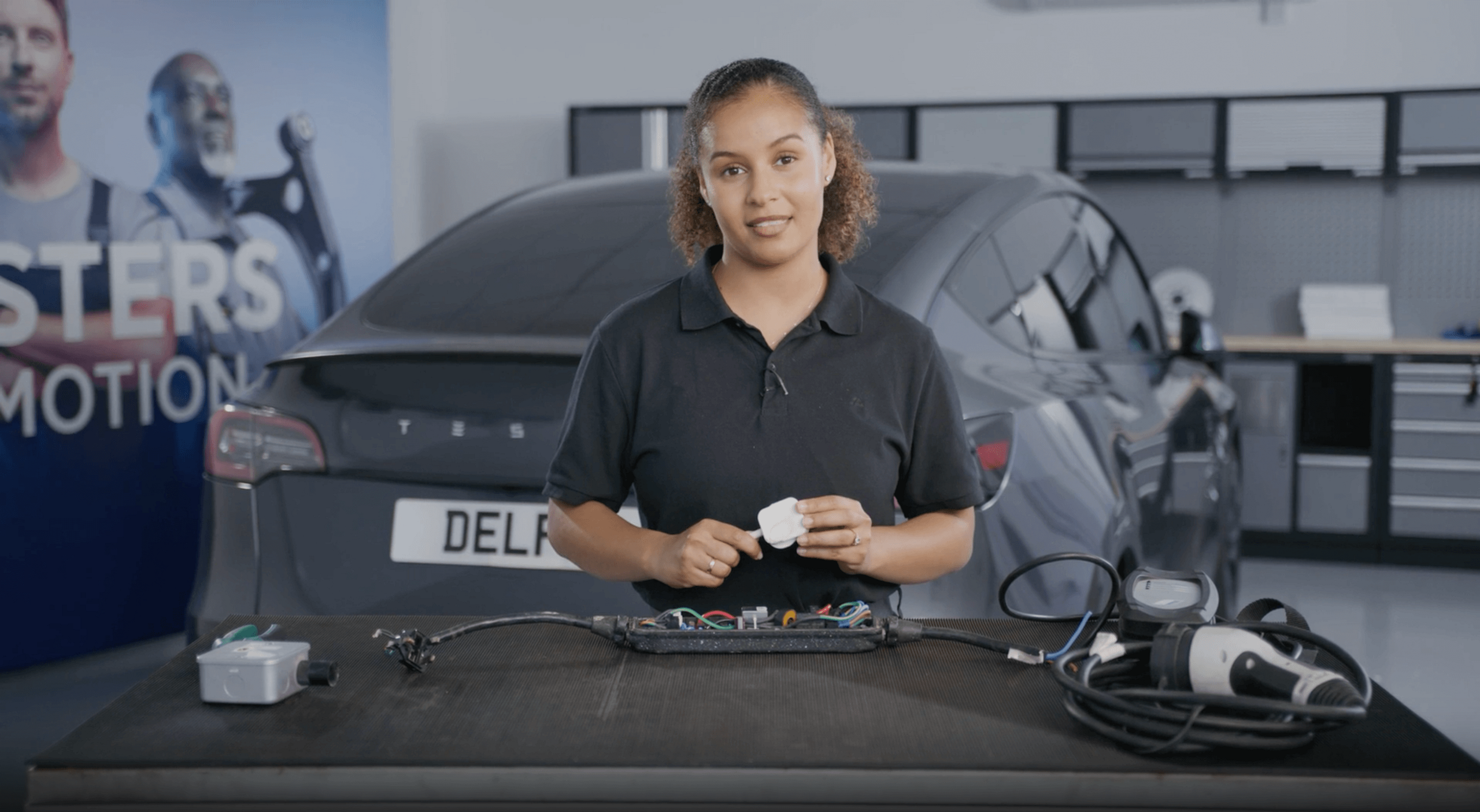 Damaging your charging plug - why not to try and replace | Masters of Motion