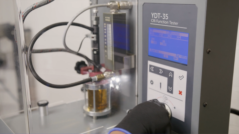 How to check diesel injector spray pattern