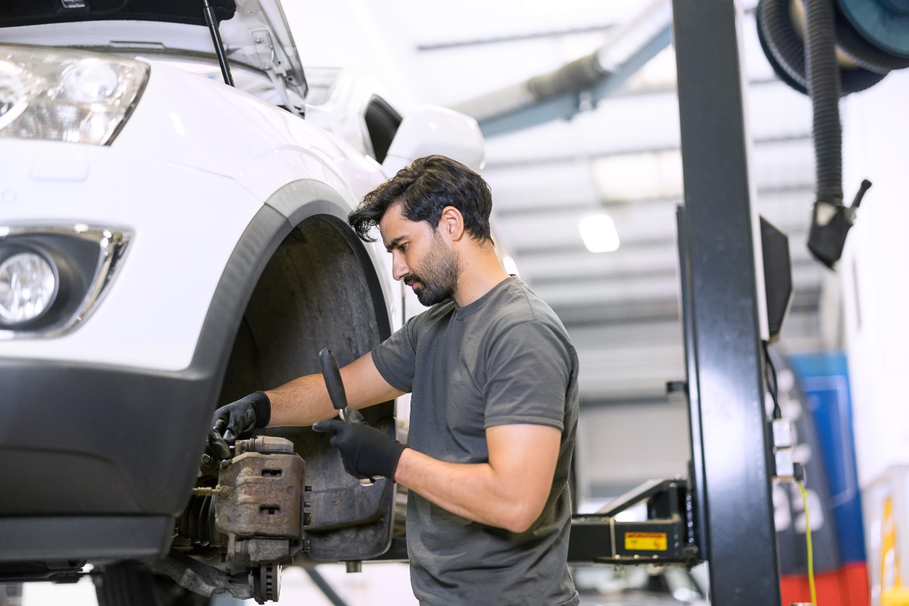 Indicios de suspensión dañada: síntomas en silentblocks, bieletas y amortiguadores | Masters of Motion