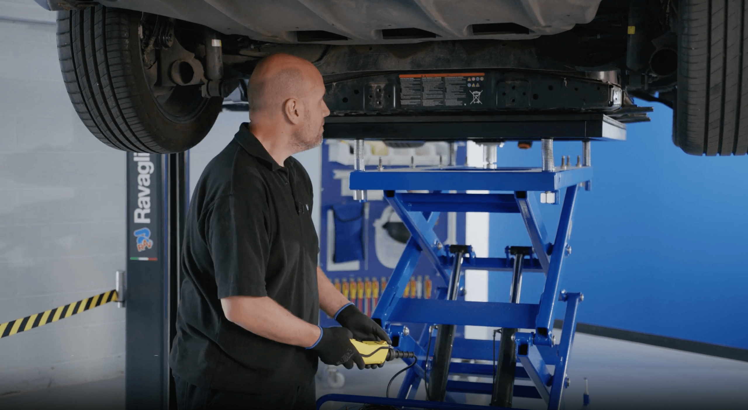 Battery removal from Nissan Leaf